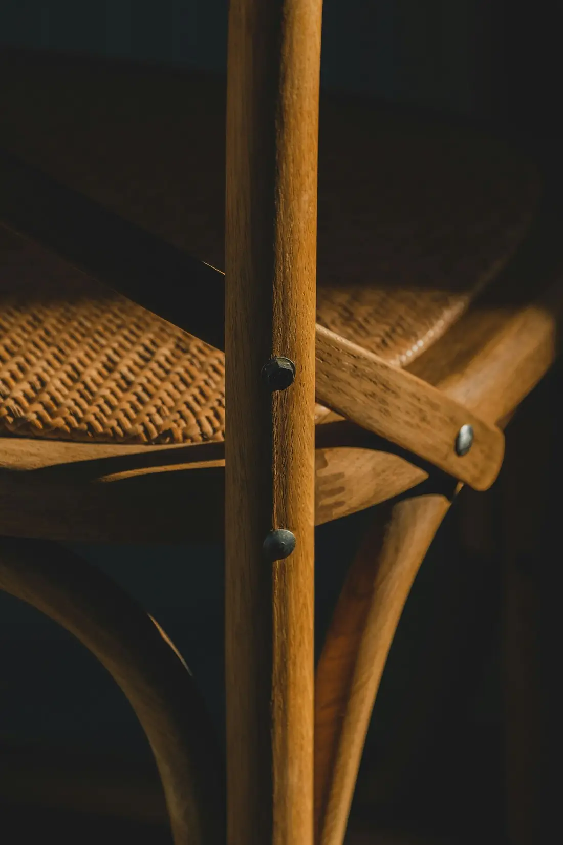 Materialidad y detalle en mobiliario inteligente — THD Smart Living Detalle de tejido natural en mueble